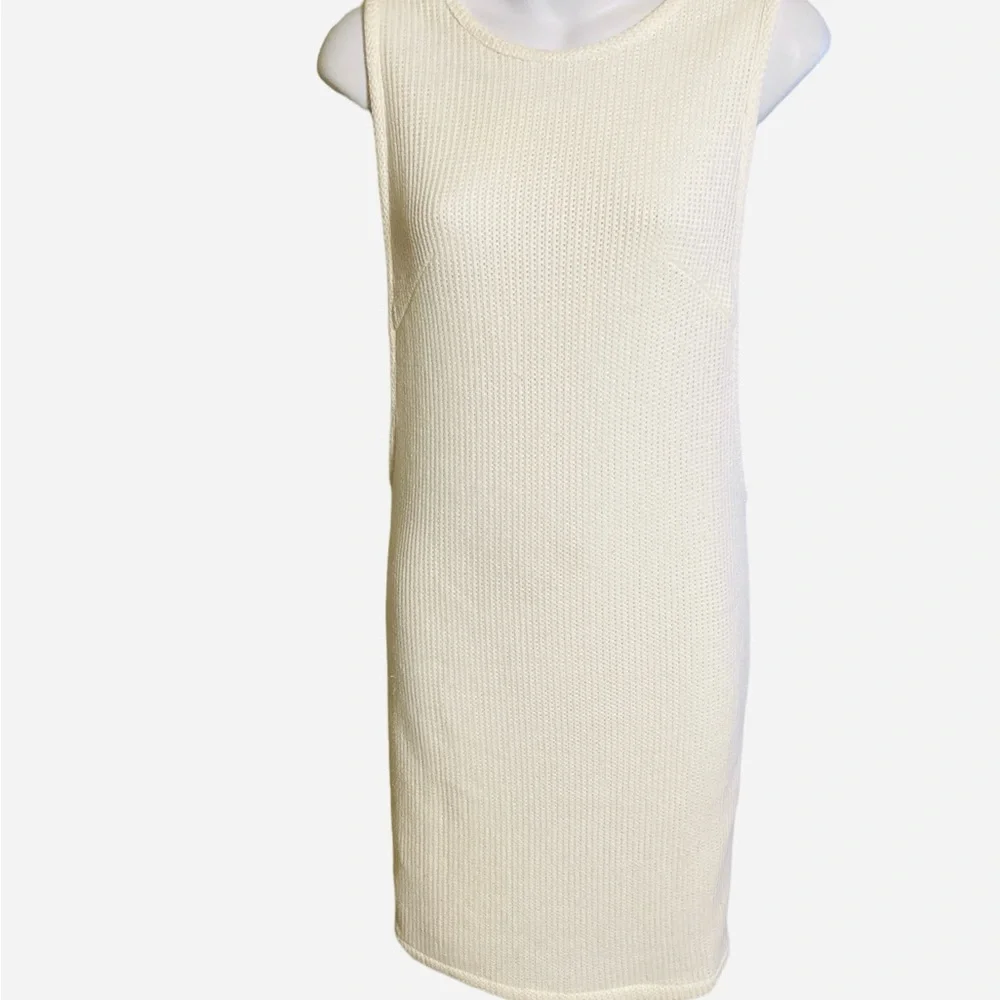 ASILIO Fun Twist Back Dress - Picture 2 of 7
